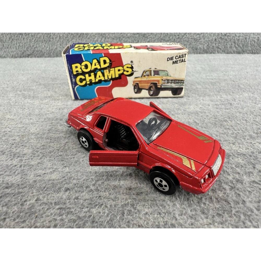 ROAD CHAMPS 1:64 Vintage Die Cast #73 Red Thunderbird Car T5